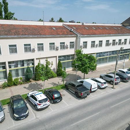 Hotel Fontana Bačka Palanka Exterior foto